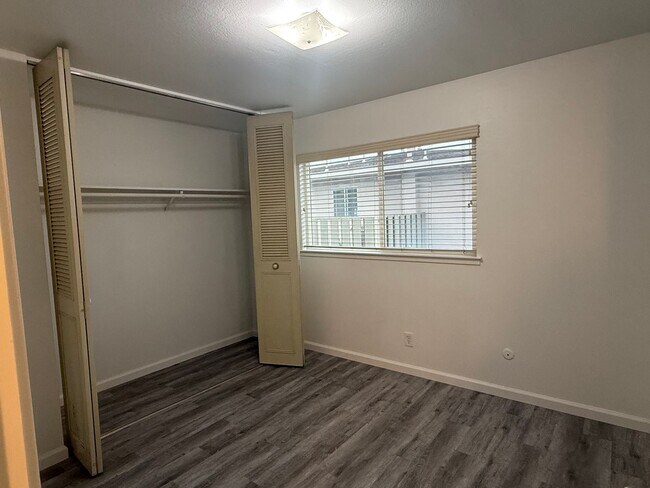 Building Photo - 3251 Santa Clara Ave