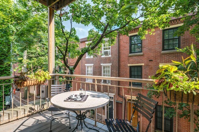 Building Photo - Two Bedroom Fitler Square Condo