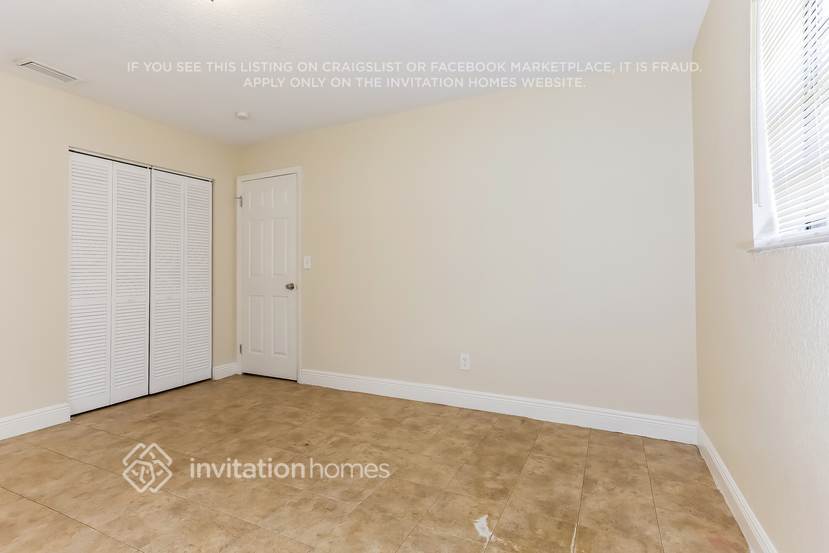 Building Photo - 7441 Douglas St