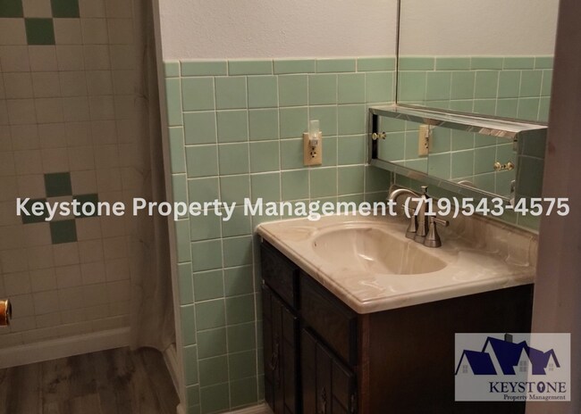 Building Photo - Sunset Park Rancher 3 Bedrooms/3 Bathrooms...