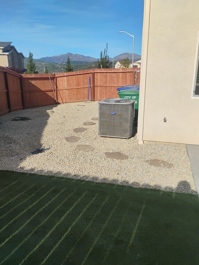 Building Photo - NEW BUILD HOME - Comfortable Living in a New Redding Neighborhood