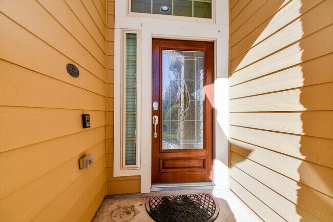 Building Photo - 8223 Summer Lake Pass Ln