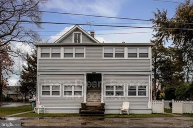 Building Photo - 961 Bryant Ave