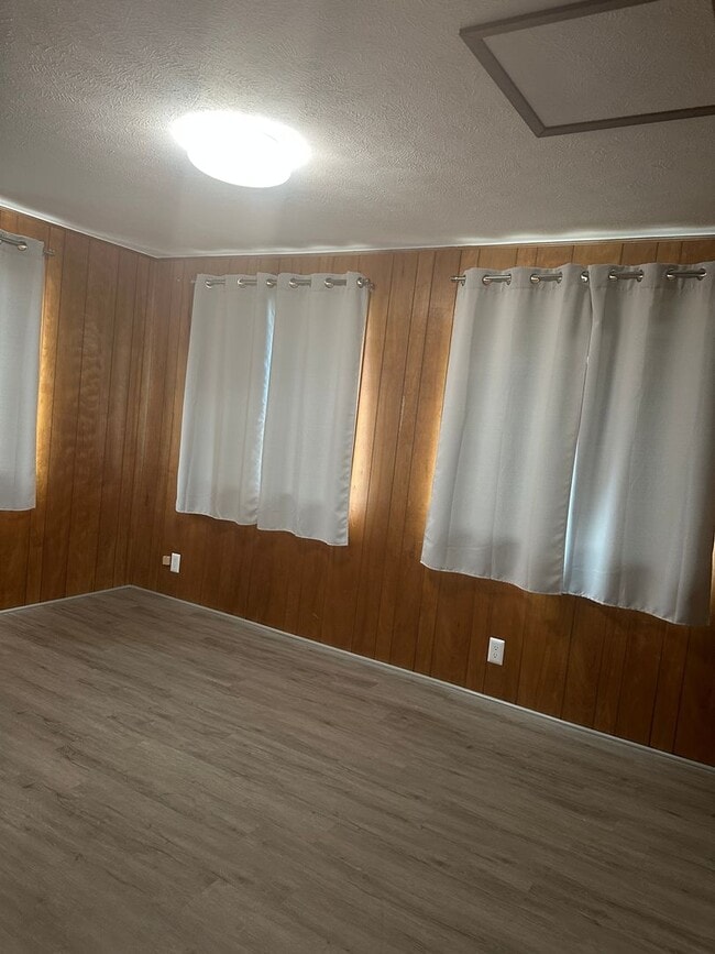 Building Photo - Cozy upcountry home
