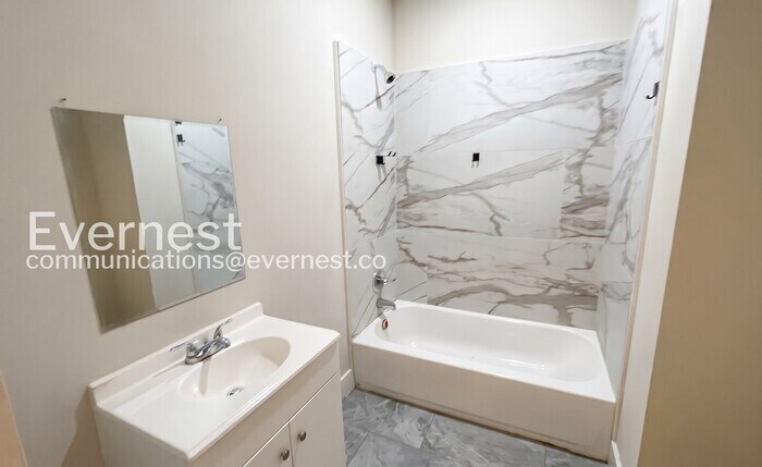Building Photo - 5407 Hixson Pike