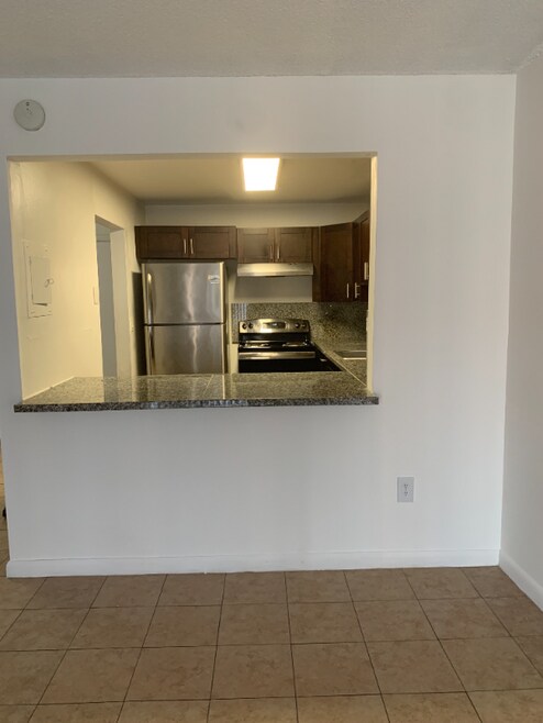 Building Photo - 6130 W 19th Ave