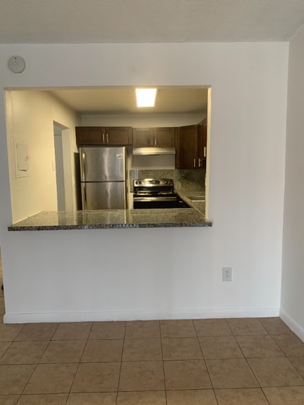 Primary Photo - 6130 W 19th Ave