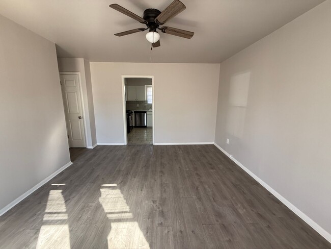 Building Photo - Tulsa 3 Bedroom 1 Bath Duplex with Fenced private Backyard