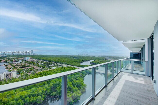 Building Photo - 16385 Biscayne Blvd