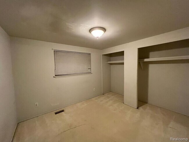 Building Photo - 13858 Arnold Dr