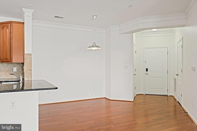 Building Photo - 24701 Byrne Meadow Square