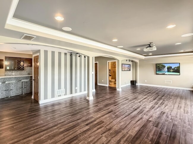 Building Photo - 443 Hilbrich Dr
