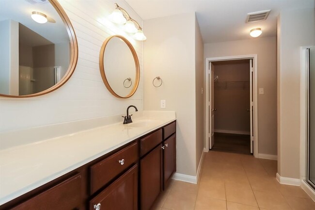 Building Photo - 12039 Fairquarter Ln