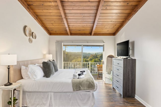 Building Photo - 321 W Kalmia St