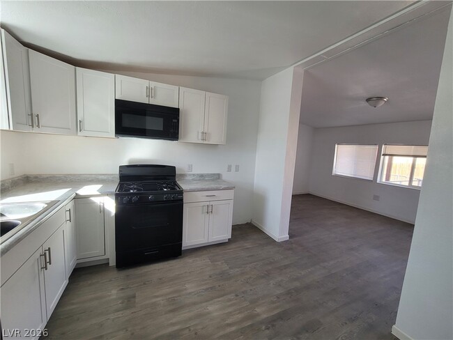 Building Photo - 6061 E Judson Ave