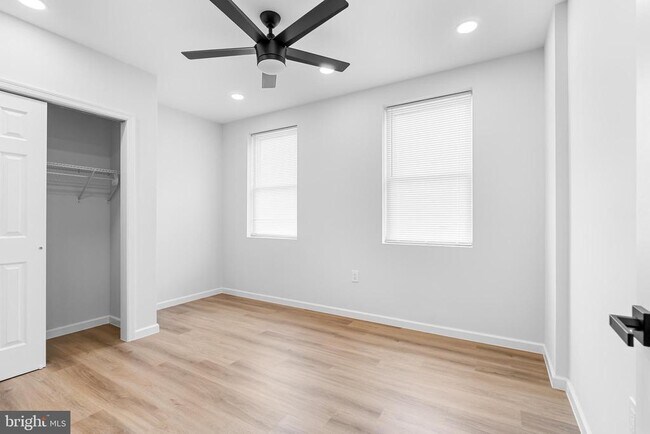 Building Photo - 1242 N 15th St