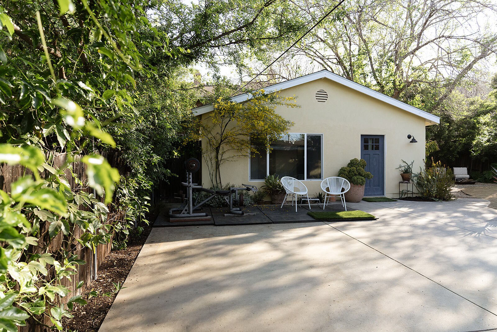 Building Photo - 2841 Los Feliz Dr