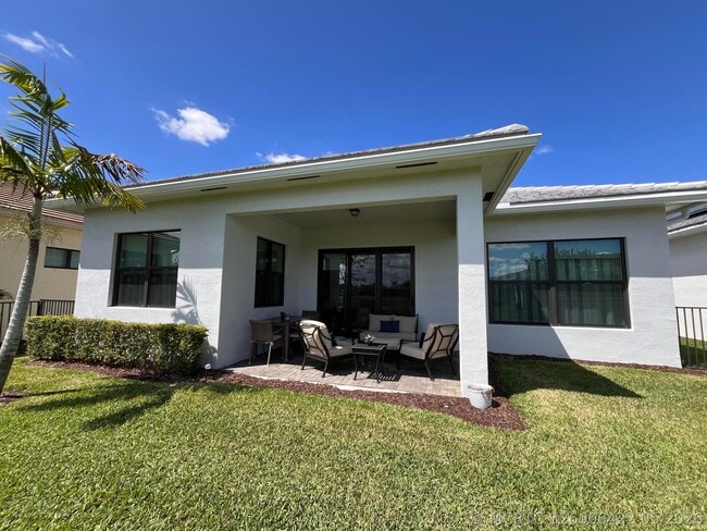 Building Photo - 5663 St Armands Way