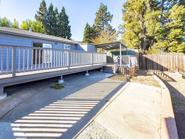 Building Photo - Charming Three Bedroom Westwood Napa Home