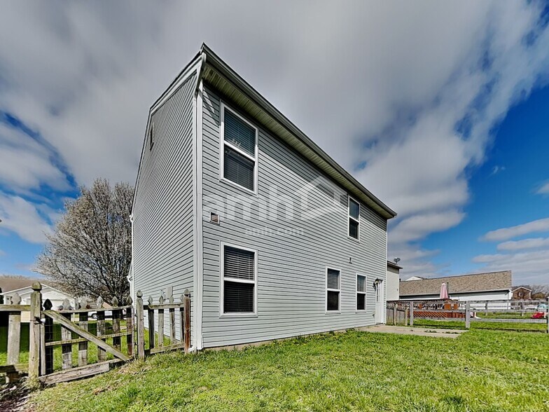 Building Photo - 918 Kreider Ct