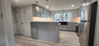 Building Photo - 32 N Main St