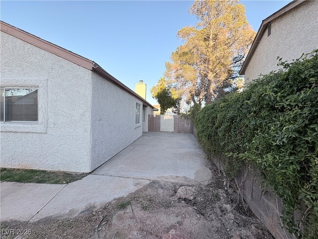 Building Photo - 7175 Sawtooth Dr