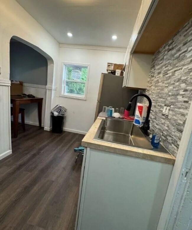 Building Photo - Osmond Duplex