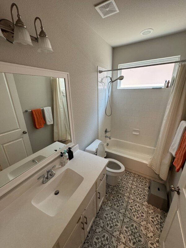 Building Photo - 801 Dragon Banner Dr