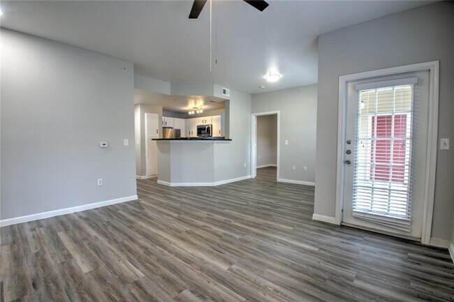 Building Photo - 2320 Gracy Farms Ln