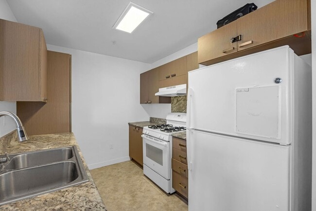 Building Photo - South Maui – Fully Furnished 3BR/2BA Ground-Floor Condo with Private Yard | Pets Considered