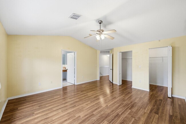 Building Photo - 1810 Seminole Palms Dr