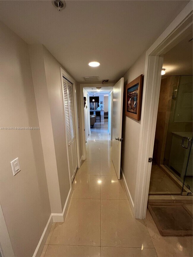 Building Photo - 19707 Turnberry Way