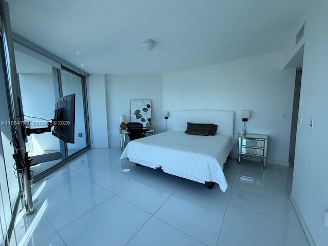 Building Photo - 200 Biscayne Blvd Way