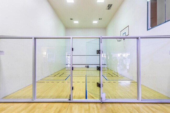 Building Photo - 2110 N Ocean Blvd