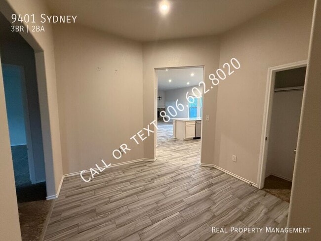 Building Photo - 9401 Sydney-