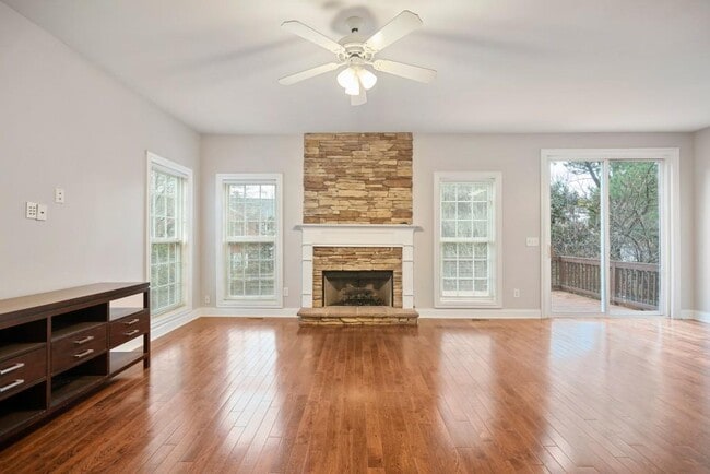 Building Photo - 961 College Pl Ct NW