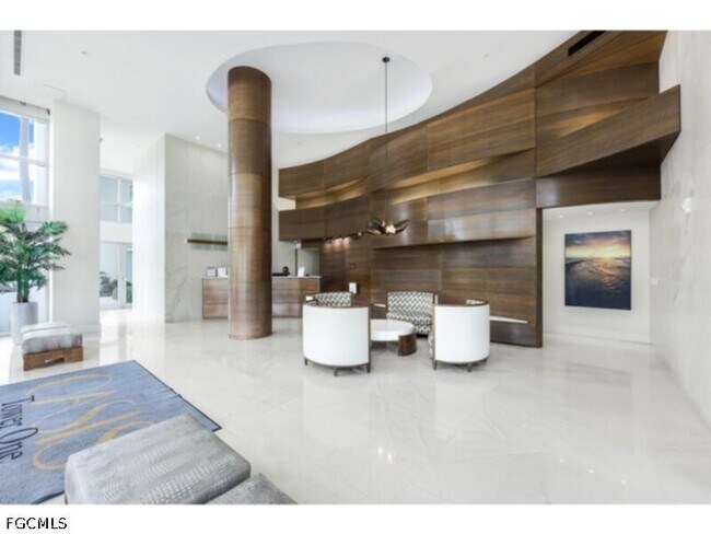 Building Photo - 3000 Oasis Grand Blvd
