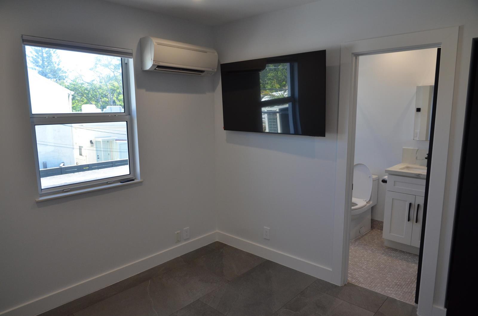 Building Photo - 3808 S Olive Ave