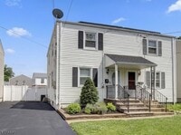 Building Photo - 605 Crescent Dr