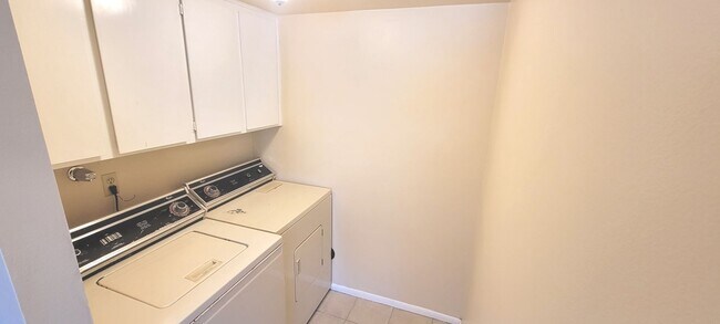 Building Photo - Scottsdale