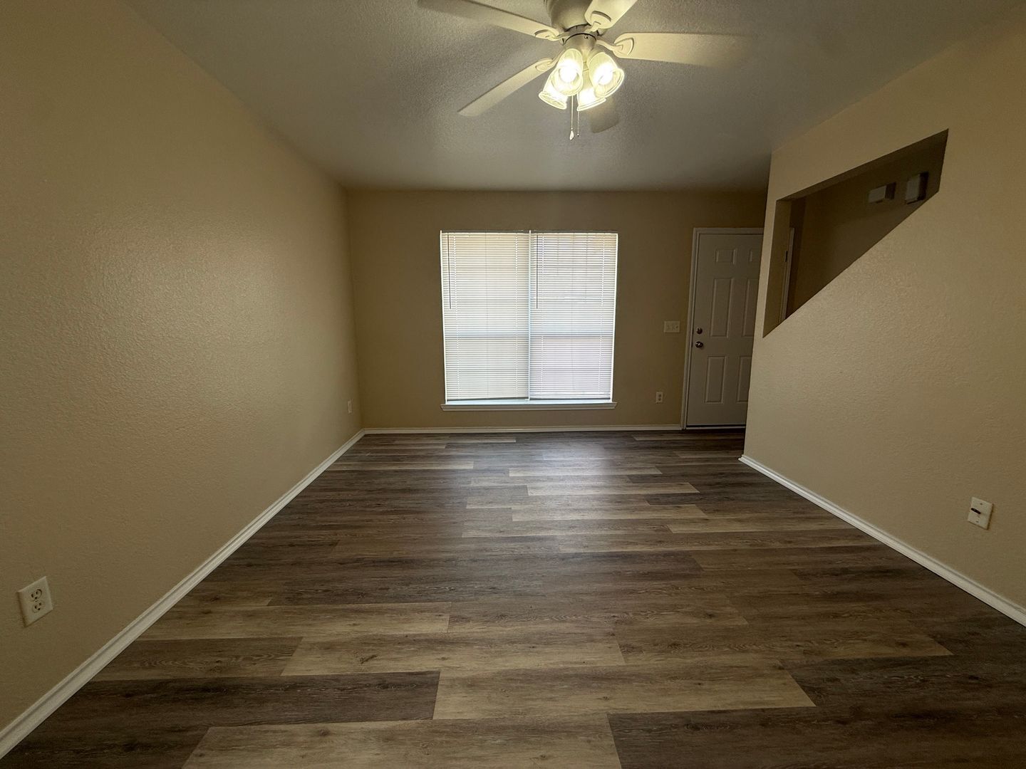 Building Photo - 4000 Doraine Ct