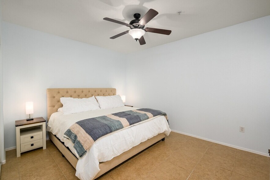 Building Photo - 9455 E Raintree Dr