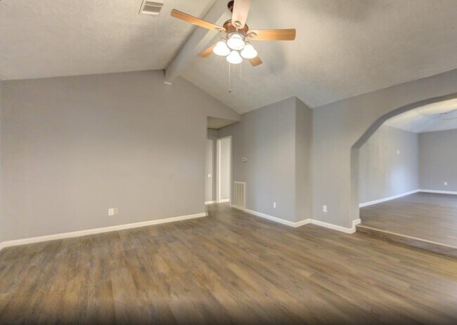 Building Photo - 10727 Sagewillow Ln