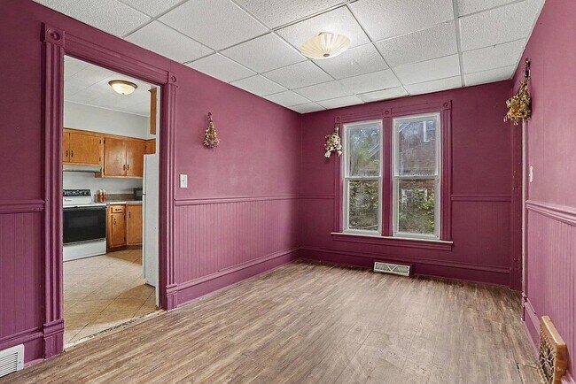 Building Photo - 368 Garfield Ave