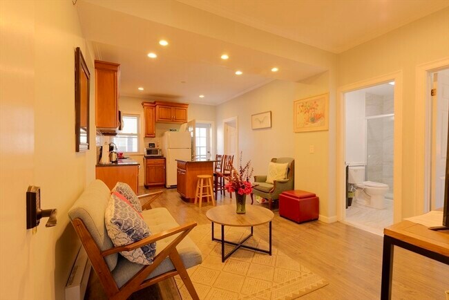 Building Photo - 157 Perkins St