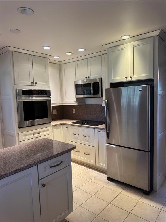 Building Photo - 1959 Queens Way