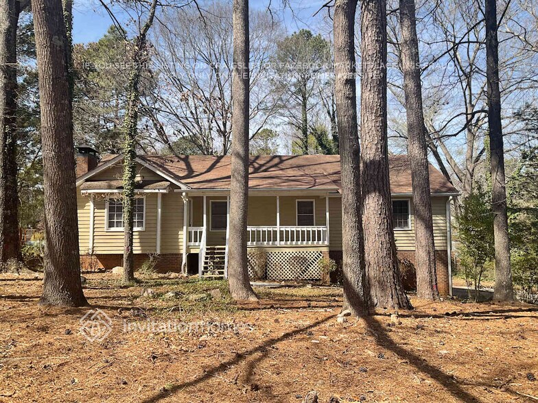 Building Photo - 2923 Marsh Ln SW