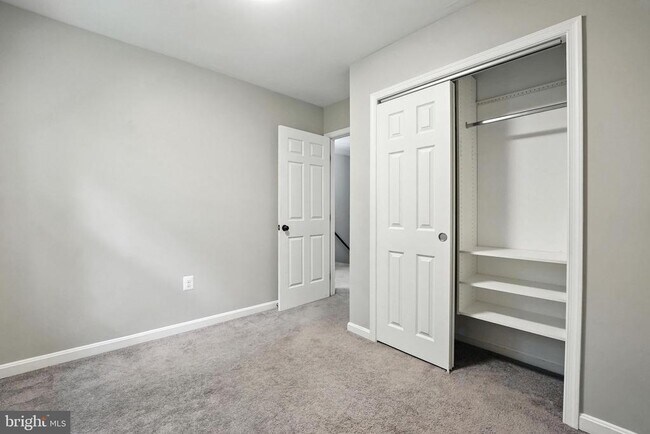 Building Photo - 11109 Ravine Dr