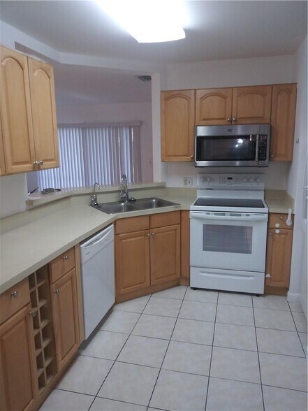 Building Photo - 3437 NW 44th St