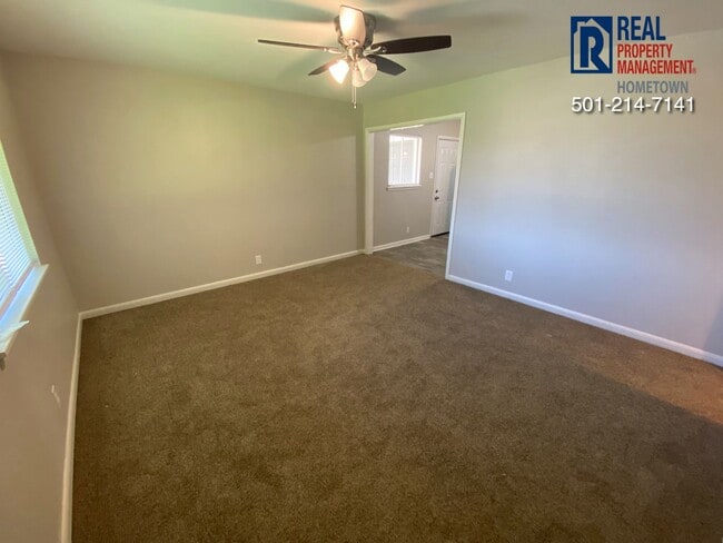 Building Photo - 501 Warren-